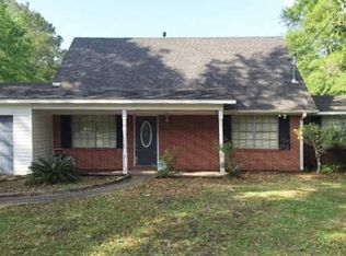 5118 Center Dr, Moss Point, MS 39563