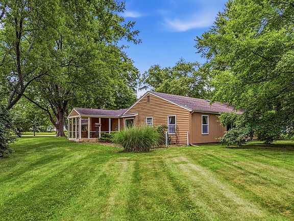 4th image of 147 Woodlake Rd
