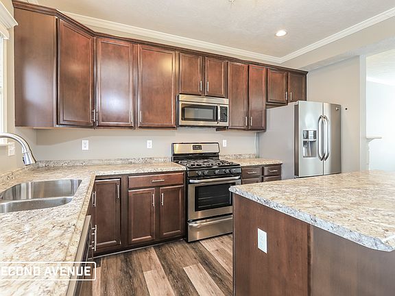 5th image of 114 Holly Hill Dr