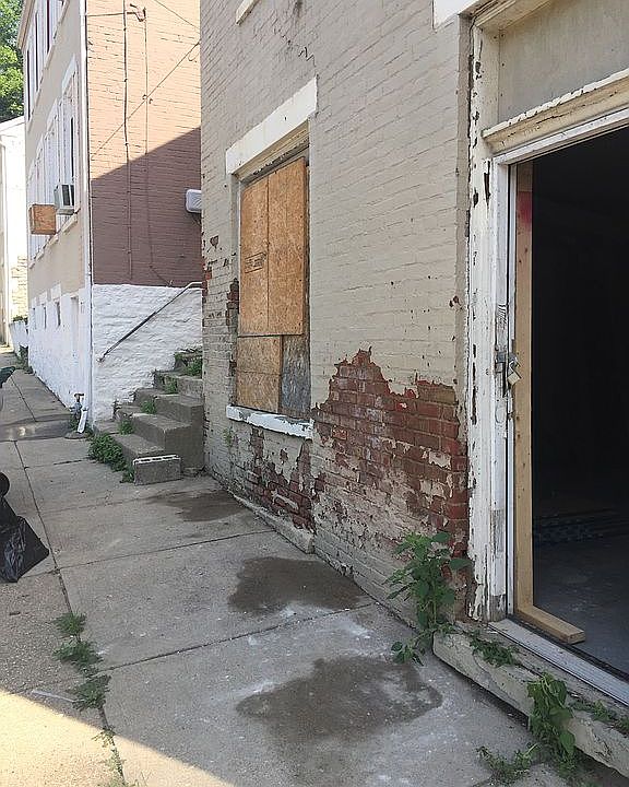 1st image of 716 Delhi Ave