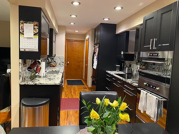 4th image of 15505 S Keating Ave #B