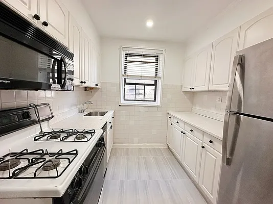 Sold by Voro Purple LLC | media 12