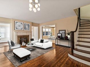 35 Ascan Ave, Forest Hills, NY 11375