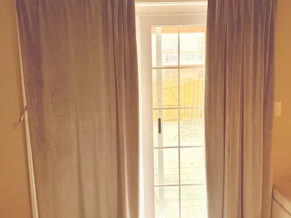 135 Carter Ct SW, Vienna, VA 22180