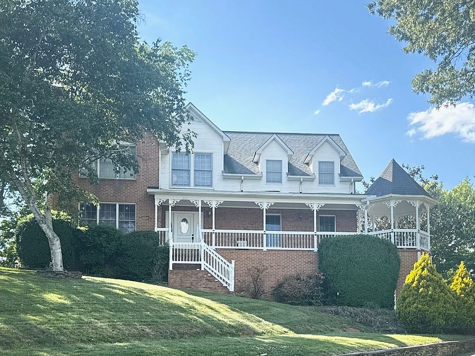 1st image of 810 Lizabeth Dr