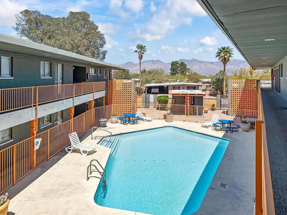 CATALINA VISTA APARTMENTS