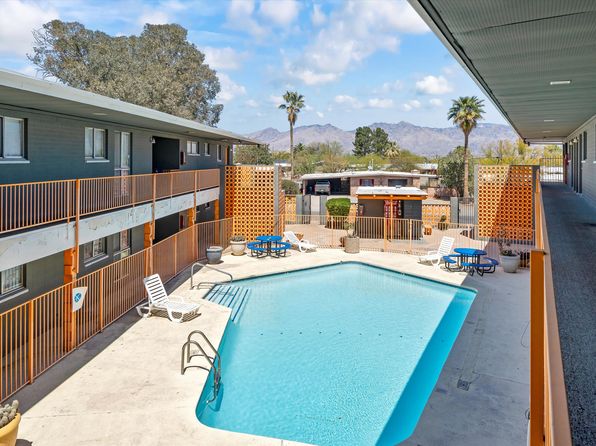 5770 E 10th St APT 11