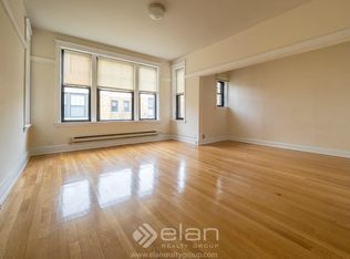 727 W Barry Ave APT 3A, Chicago, IL 60657