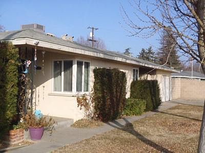 2nd image of 1300 1/2 Merced St