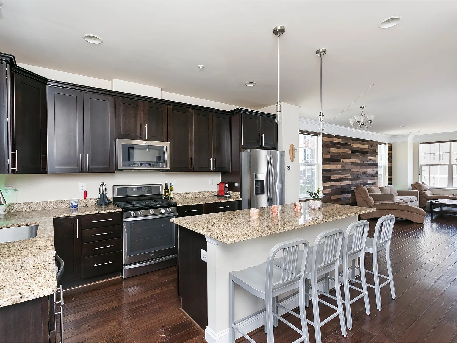 19 Willow Avenue - - — Photo 3
