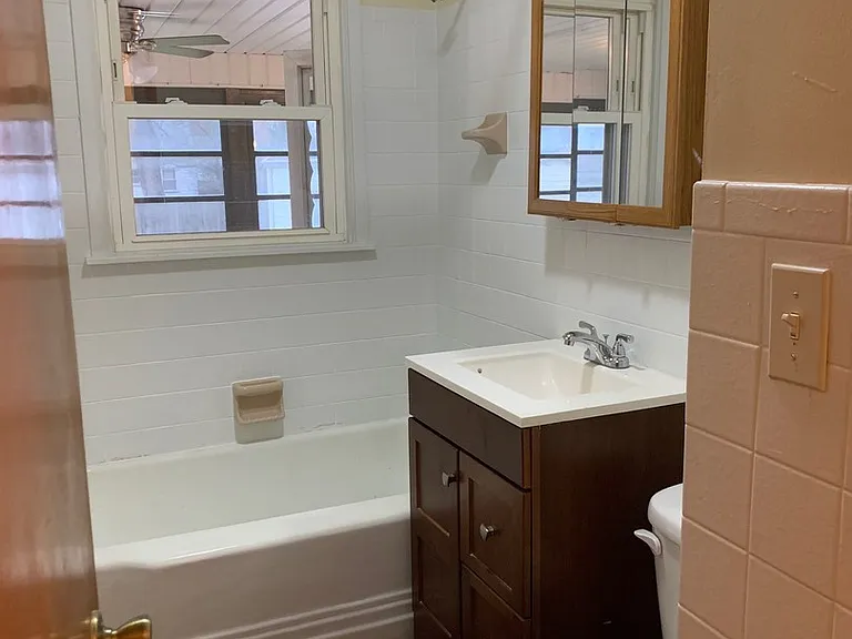 145 S Kimberly Ave — Photo 8