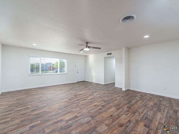 3rd image of 1591 Pepper Dr