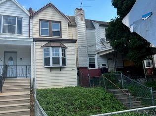 7037 Clover Ln, Upper Darby, PA 19082