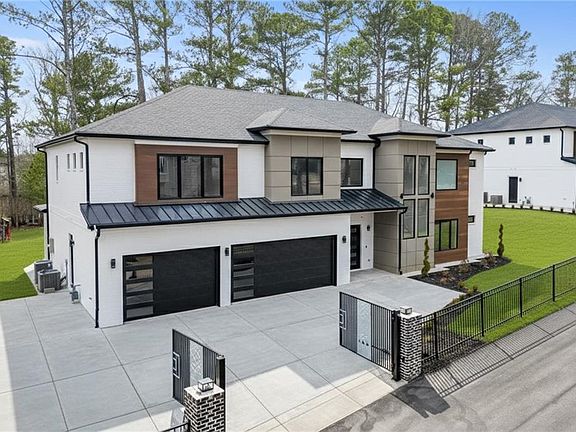 3rd image of 2695 Collins Hill Rd