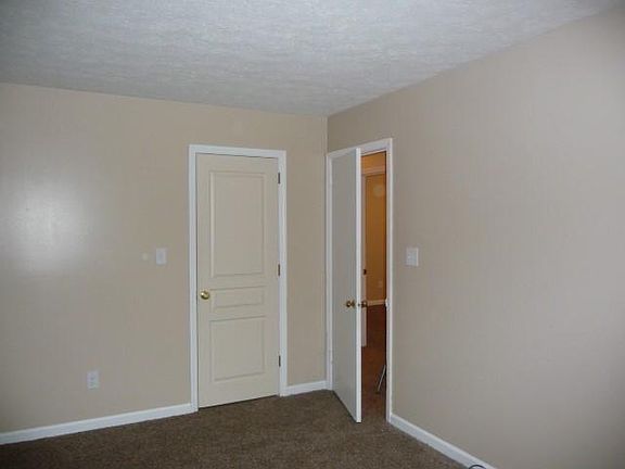 5th image of 202 Fawnwood Ct