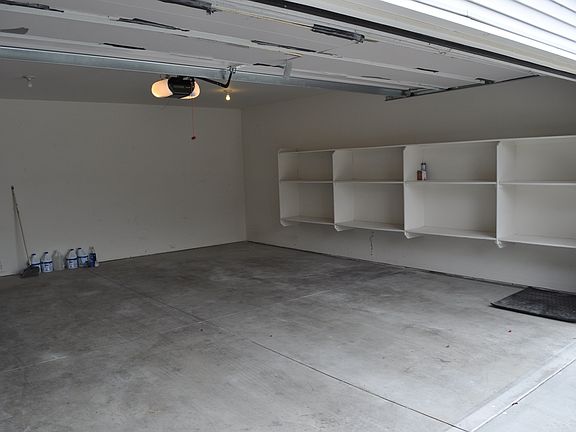 4th image of 8142 W Penny Ln