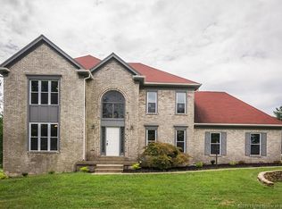 2412 Saint Andrews Rd, Jeffersonville, IN 47130