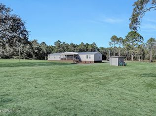 141 Woods Rd, San Mateo, FL 32187