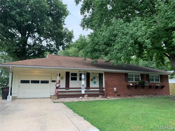 1213 Killarney Dr, Greenville, IL 62246
