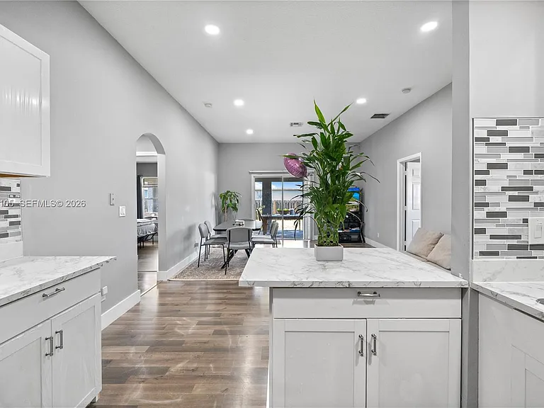 401 NW Kilpatrick Ave — Photo 41