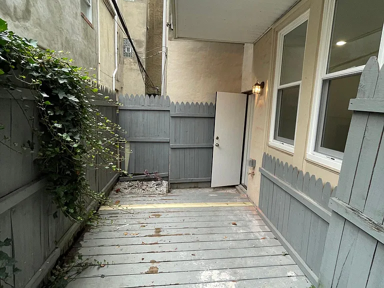 507 Christian St — Photo 15
