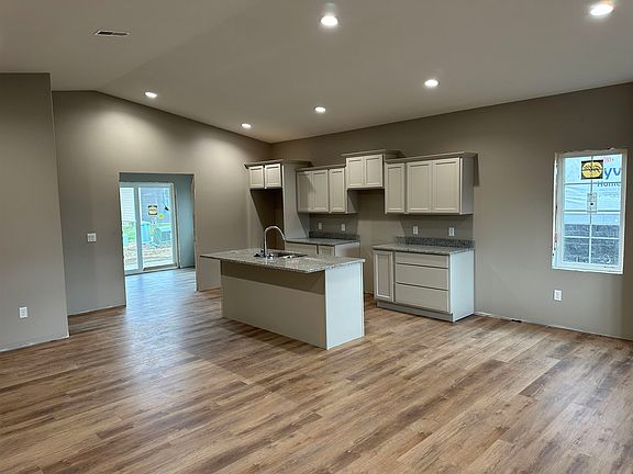 4th image of 3303 Stonebrook Ln