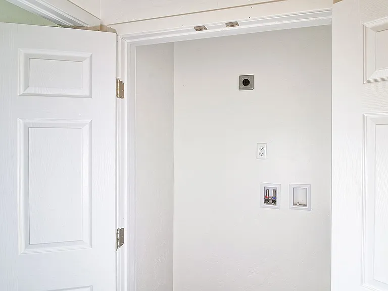 109 Anna Ct — Photo 25