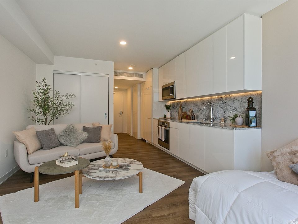 1st image of 987 Queen St #3506