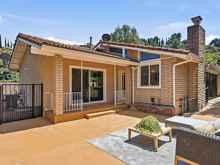 3160 Sepulveda Blvd — Photo 9