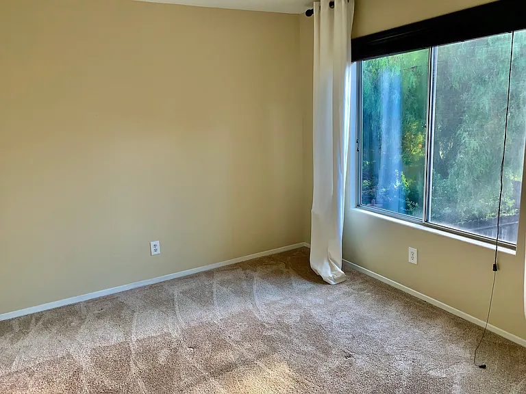 1023 E Freedom Ave — Photo 15