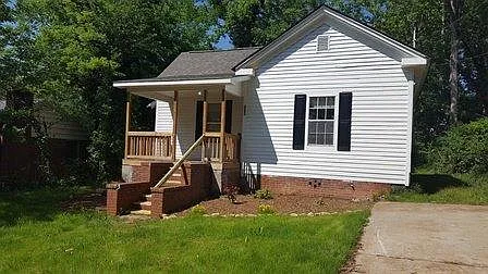 226 Asbury Ave — Photo 1