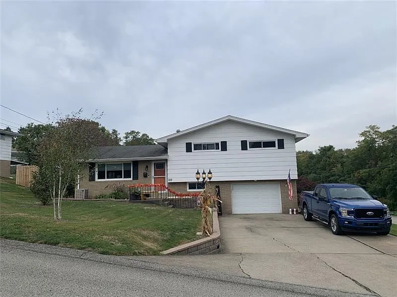 107 Boyle St photo 1