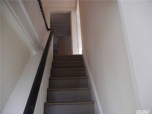 3rd image of 15 Kellogg St