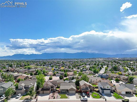 2nd image of 3922 Roan Dr