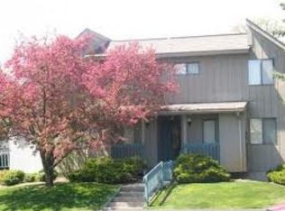 909 Novi Rd, Northville, MI 48167