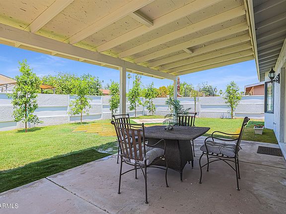 5th image of 4802 W Paradise Dr