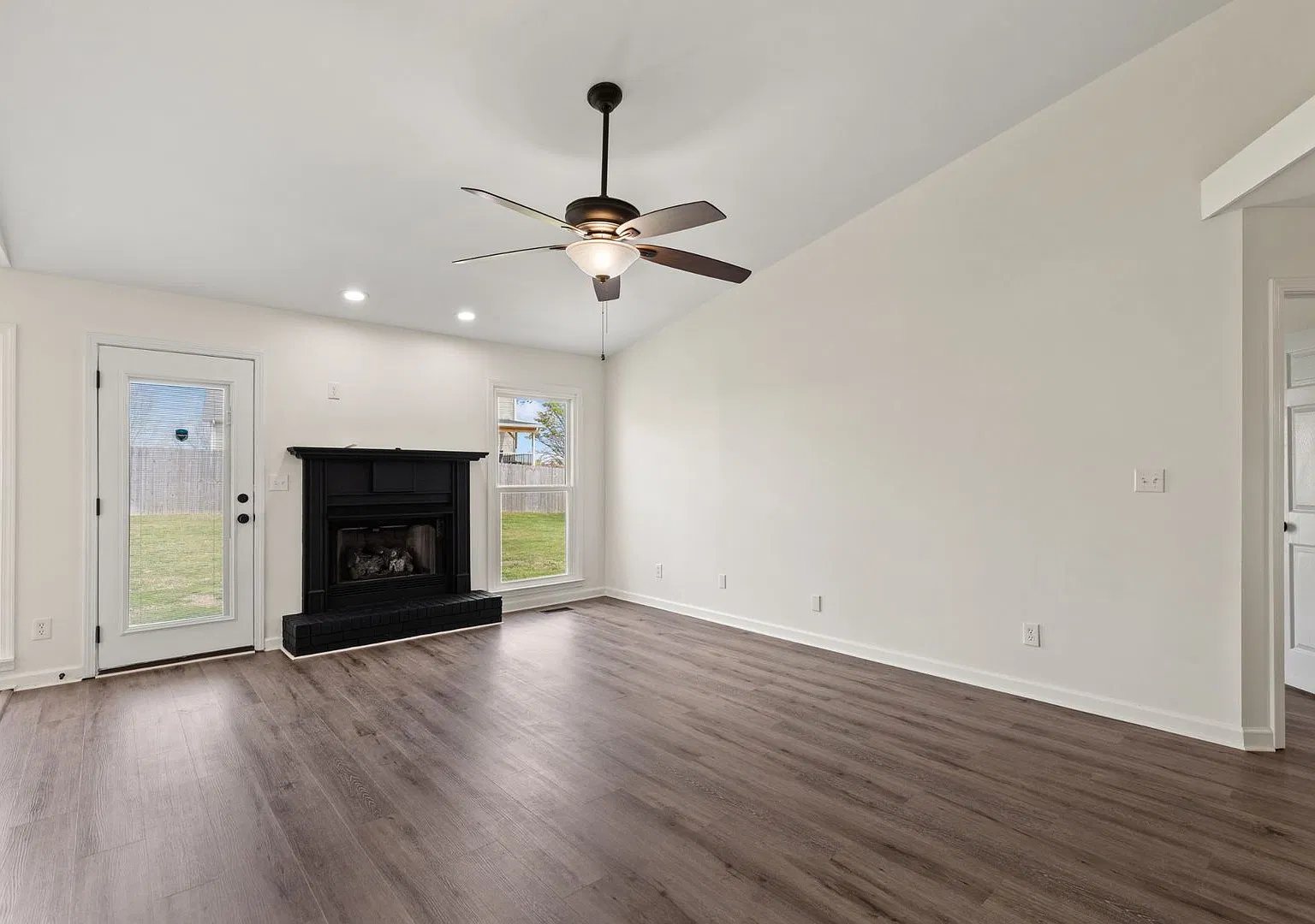 A Thoughtfully & Beautifully Remodeled 3 Bedroom House off of Exit 11 — Photo 4