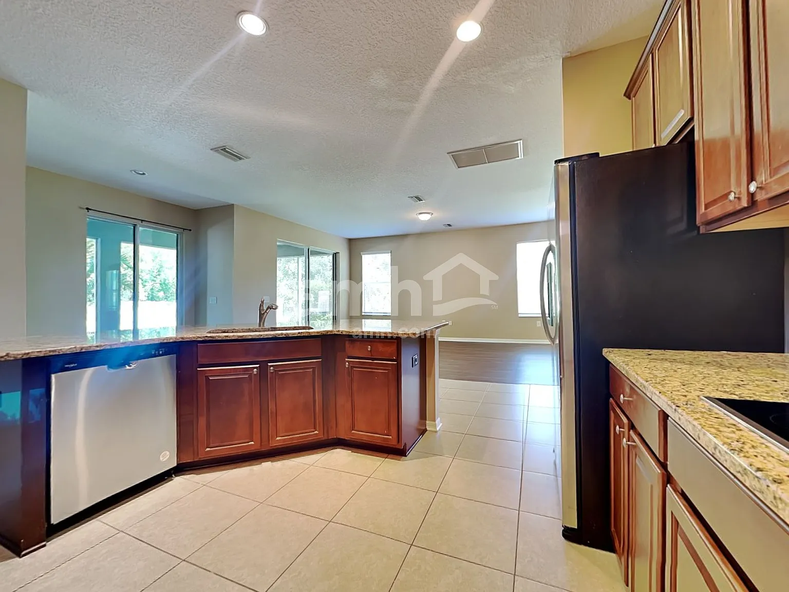 5 bed, 3.0 bath, 3388 sqft, $3,055 — Photo 4
