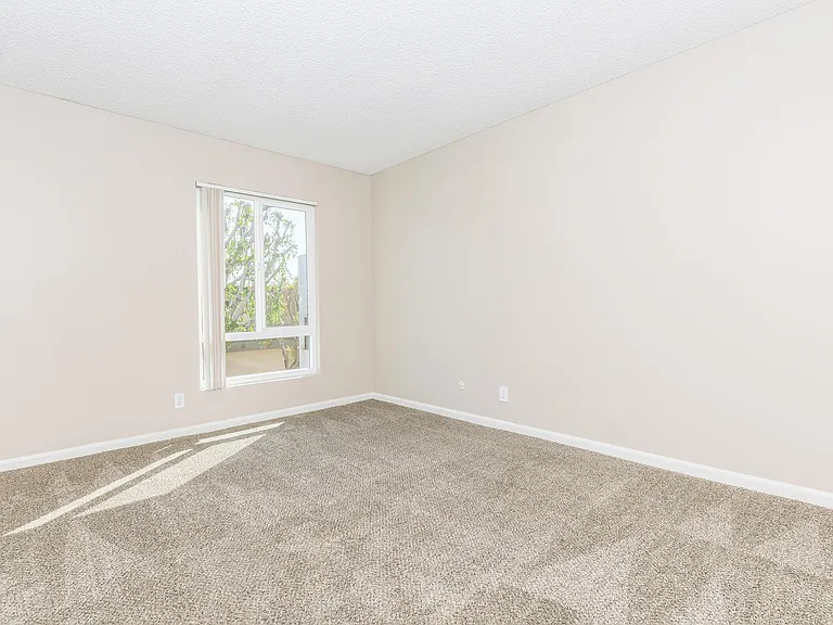 Regency Plaza Apartment Homes — Photo 60
