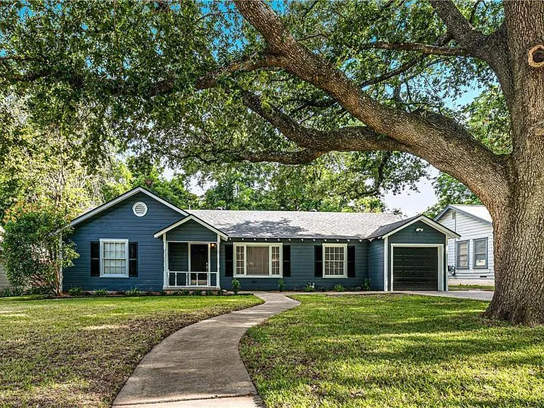 41044 Austin Ave — Photo 1