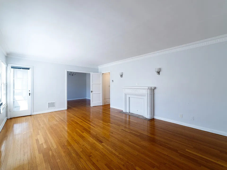 452 S New Hampshire Ave #3