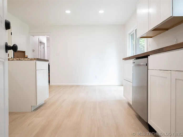 909 W El Paso Pl — Photo 8