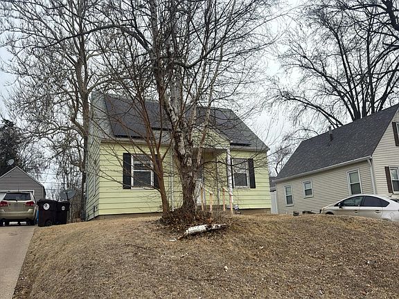 3rd image of 119 E Cherry Ridge Rd