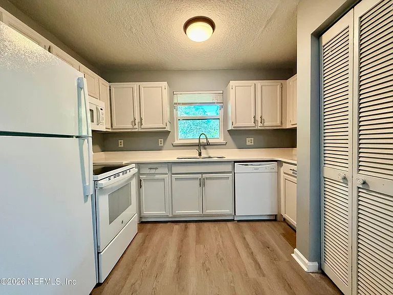 5414 Dowagiac Dr — Photo 8