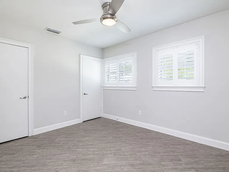 4200 W Beachway Dr — Photo 20