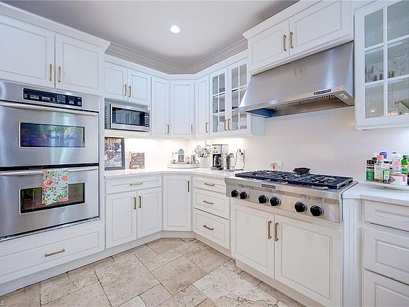 4th image of 2760 70th ST SW