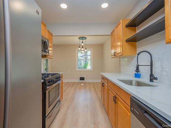 2nd image of 145 New Holland Village
