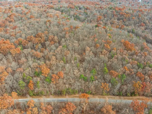 1421 E Overlook Rd, Monterey, TN 38574
