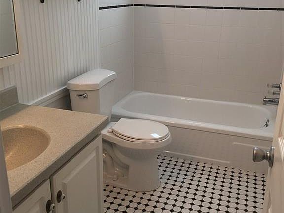 2nd image of 21896 River Oaks Dr APT 9C
