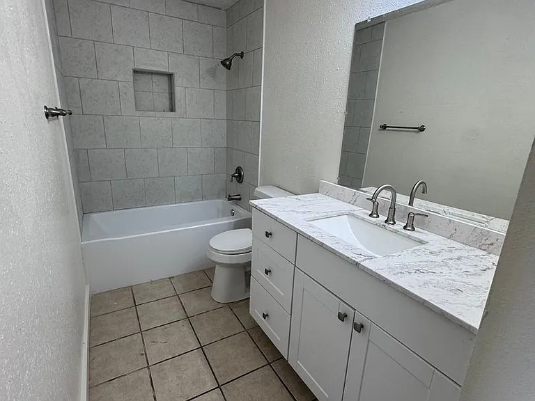 407 W Tilden St — Photo 38
